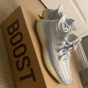 YEEZY BOOST 350 V2 Cloud White. Original! Size 4.